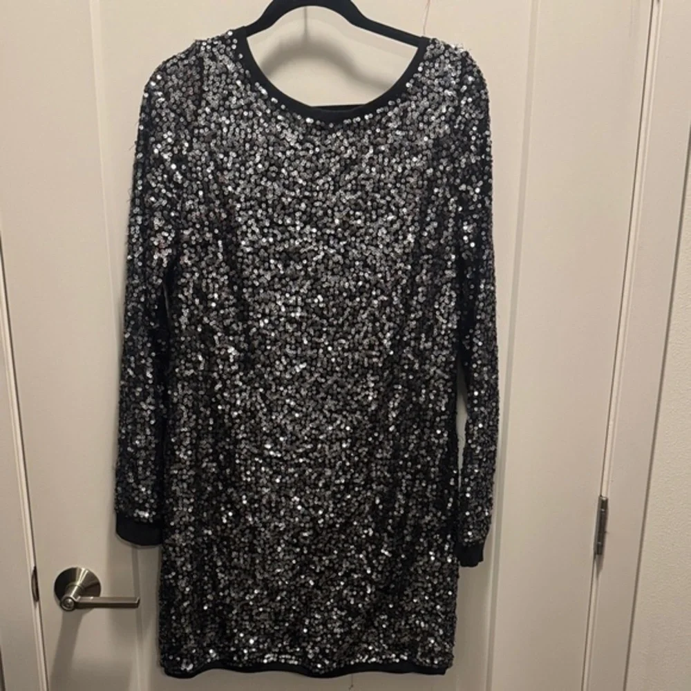 🆕Free People Long Sleeve Sequin Backless Dress. L. NWOT!💥 - Picture 1 of 7